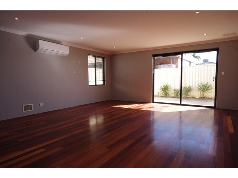 21 Glenesk Street, Madeley WA 6065