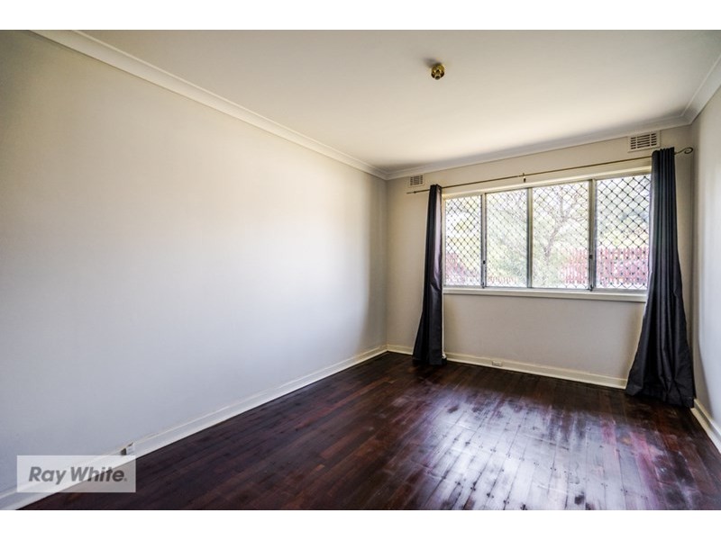 8 Shalford Way, Girrawheen WA 6064