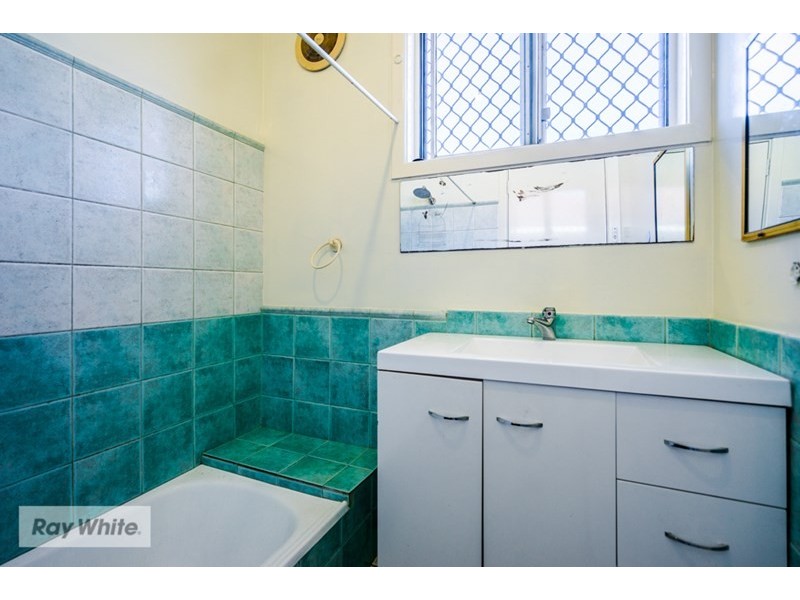 8 Shalford Way, Girrawheen WA 6064