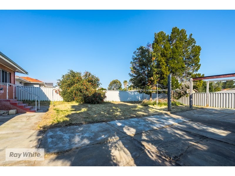 8 Shalford Way, Girrawheen WA 6064