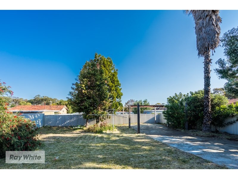 8 Shalford Way, Girrawheen WA 6064