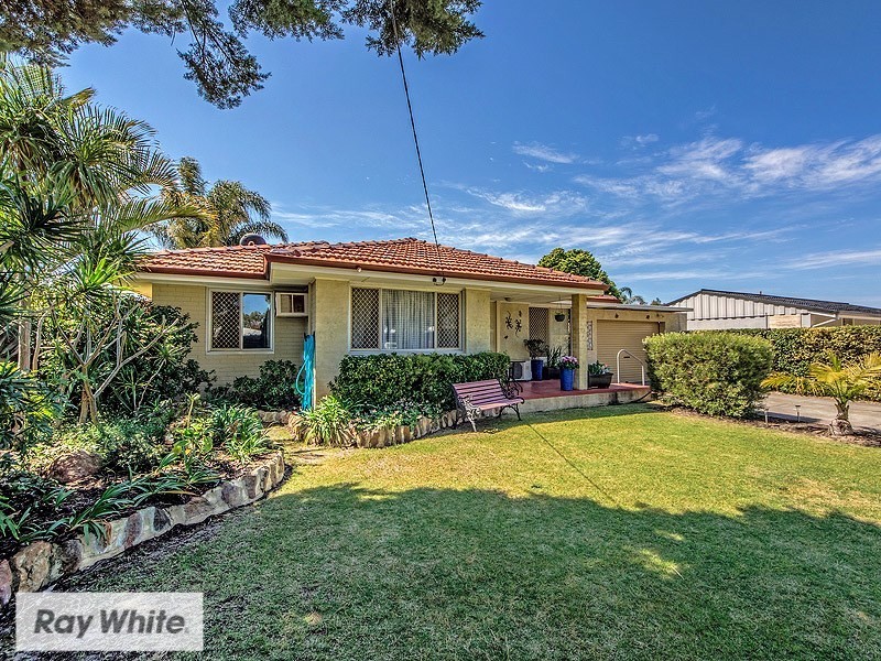 6 Stoke Court, Girrawheen WA 6064