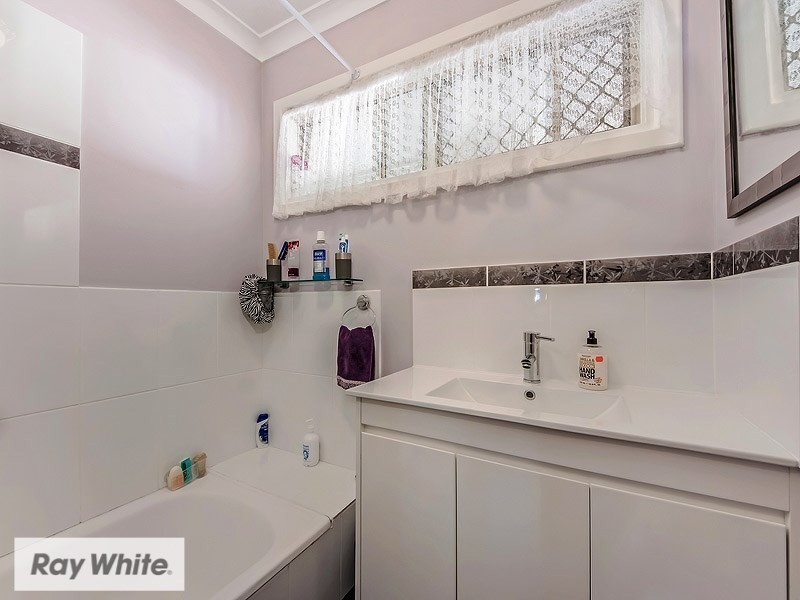 6 Stoke Court, Girrawheen WA 6064