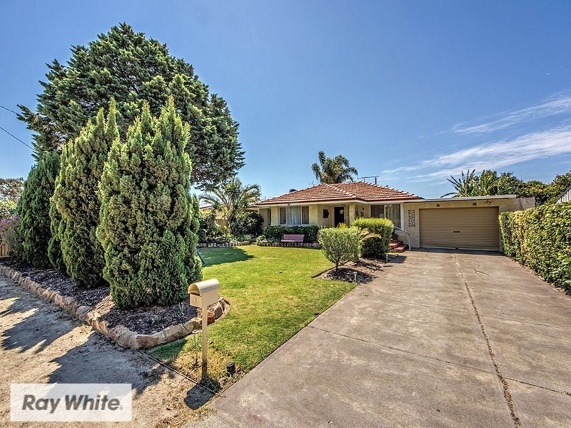 6 Stoke Court, Girrawheen WA 6064