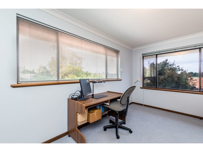 33 Windelya Road, Kardinya WA 6163