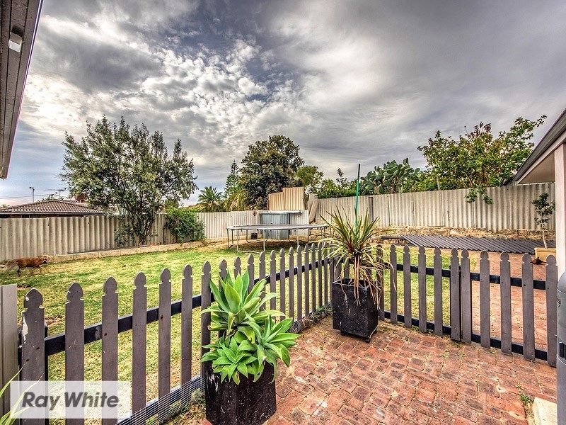 56 Whitworth Avenue, Girrawheen WA 6064