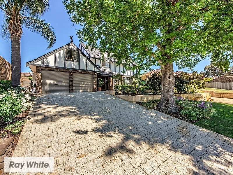 6 Regent Drive, Alexander Heights WA 6064
