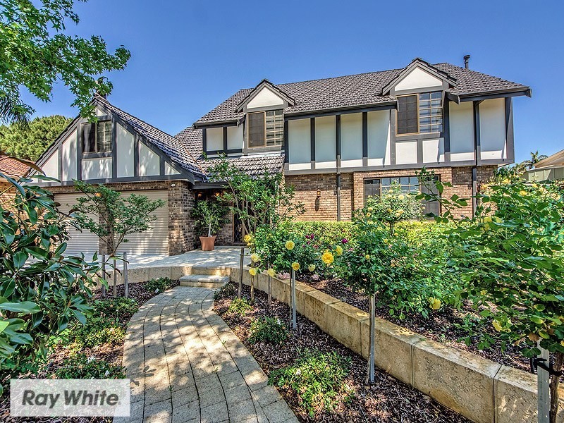 6 Regent Drive, Alexander Heights WA 6064