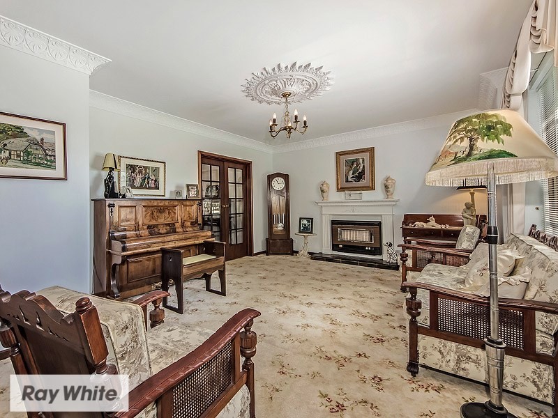 6 Regent Drive, Alexander Heights WA 6064