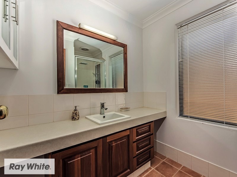 6 Regent Drive, Alexander Heights WA 6064