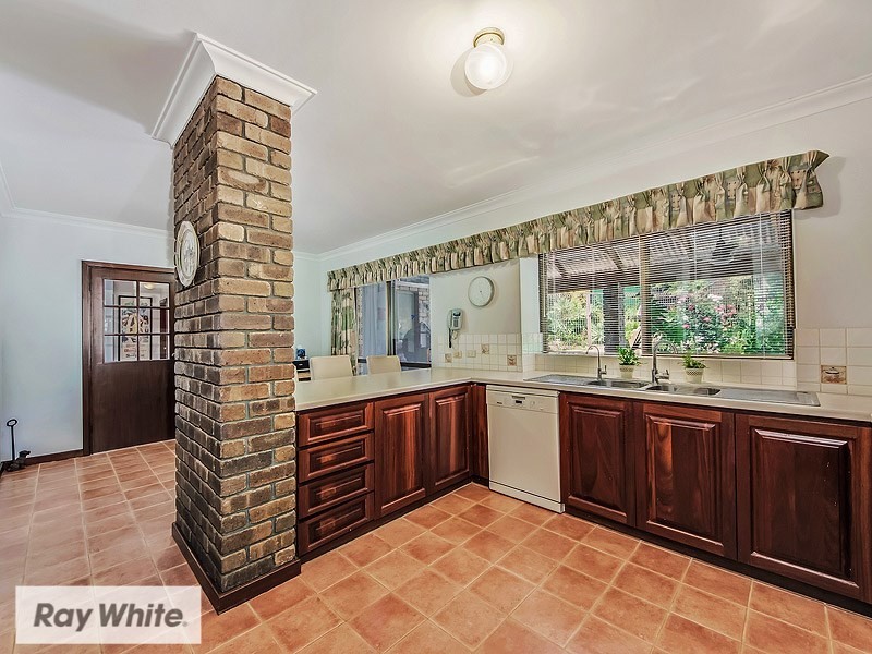 6 Regent Drive, Alexander Heights WA 6064