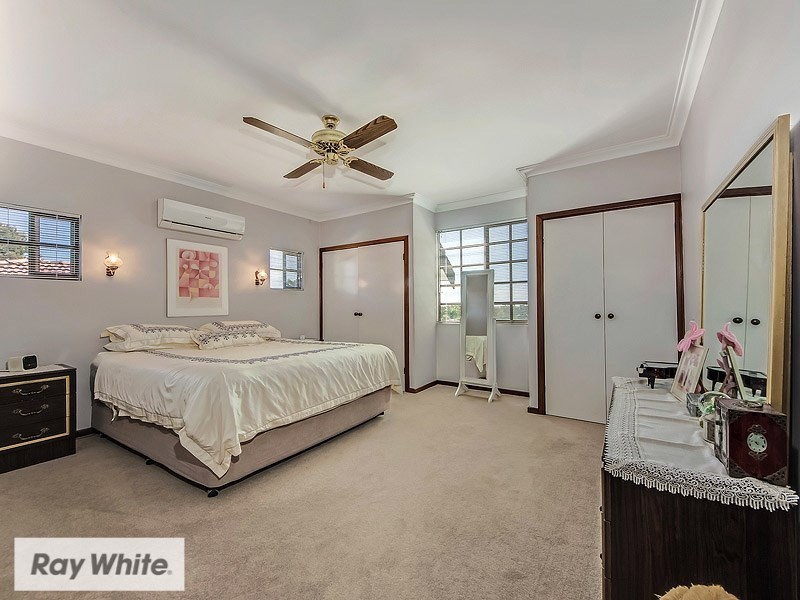 6 Regent Drive, Alexander Heights WA 6064