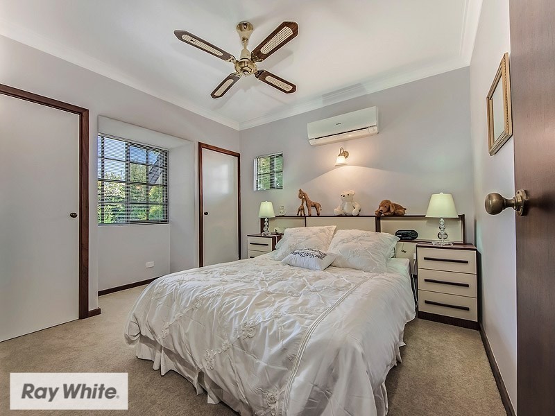 6 Regent Drive, Alexander Heights WA 6064