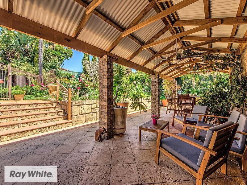 6 Regent Drive, Alexander Heights WA 6064