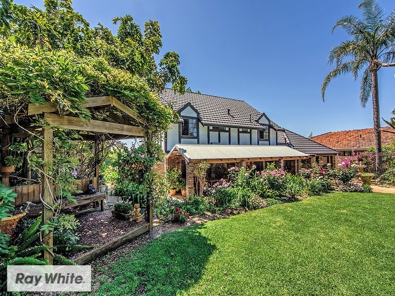 6 Regent Drive, Alexander Heights WA 6064