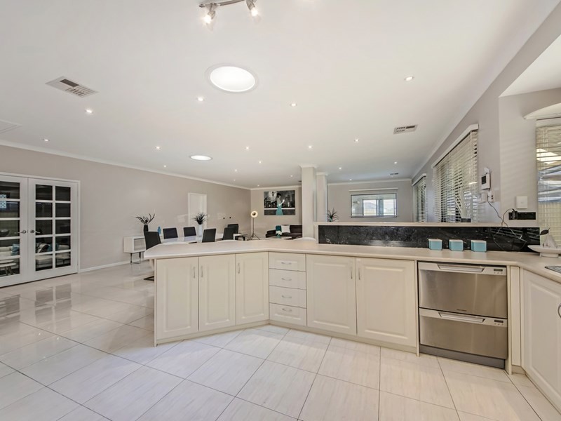 12 Hursthill Street, Madeley WA 6065