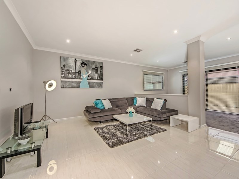 12 Hursthill Street, Madeley WA 6065