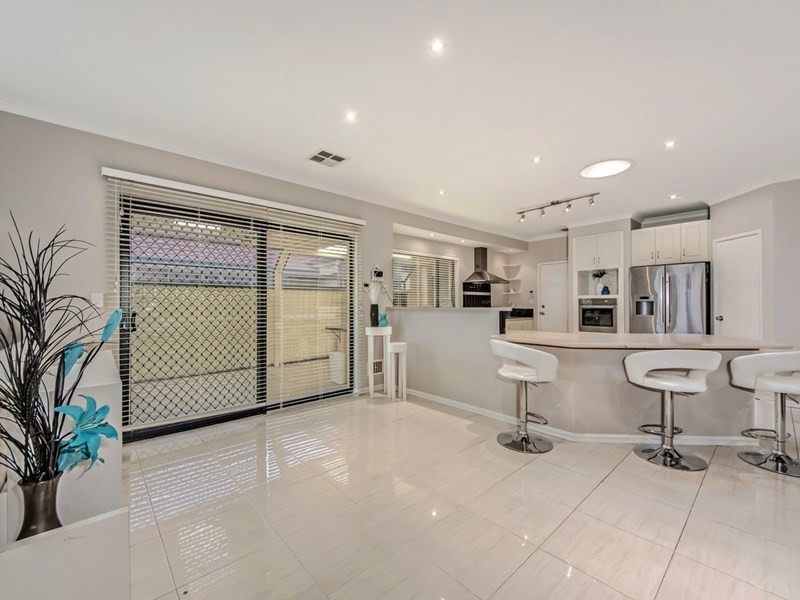 12 Hursthill Street, Madeley WA 6065