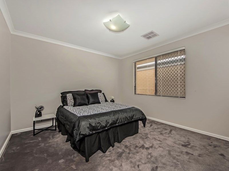 12 Hursthill Street, Madeley WA 6065