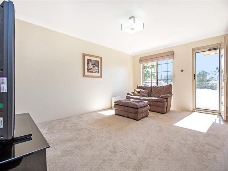 52B Ellenbrae Place, Marangaroo WA 6064