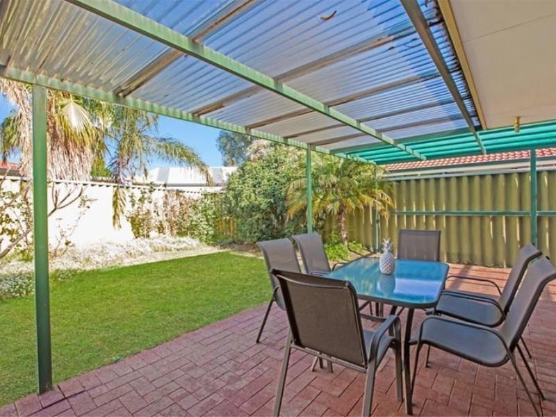 52B Ellenbrae Place, Marangaroo WA 6064