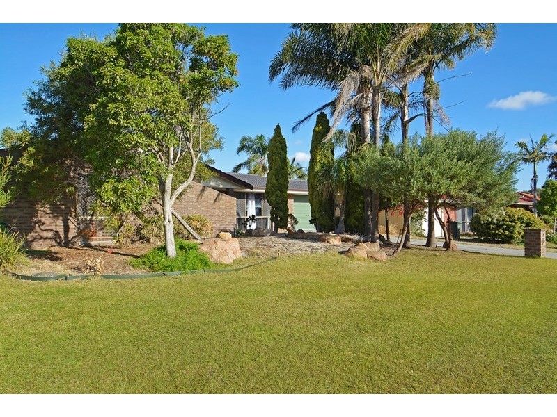 6 Wingham Street, Marangaroo WA 6064