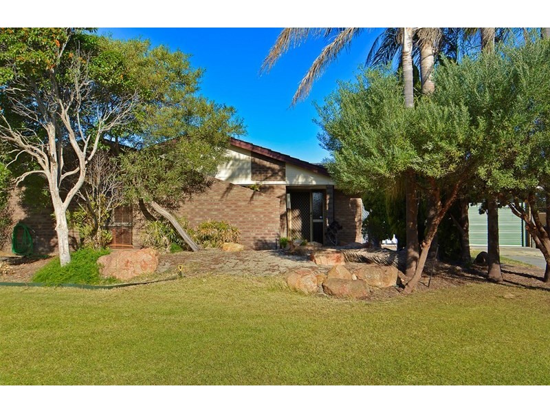 6 Wingham Street, Marangaroo WA 6064