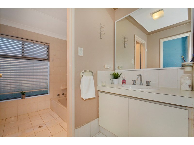 6 Wingham Street, Marangaroo WA 6064