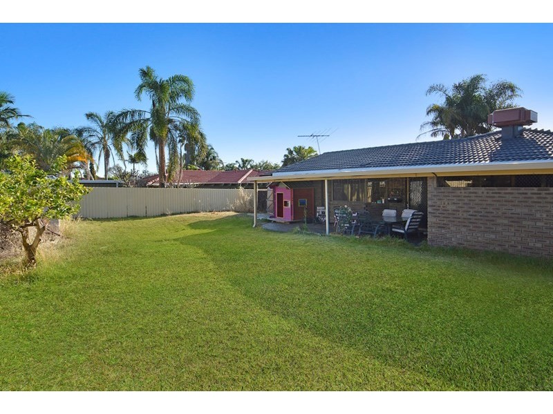 6 Wingham Street, Marangaroo WA 6064