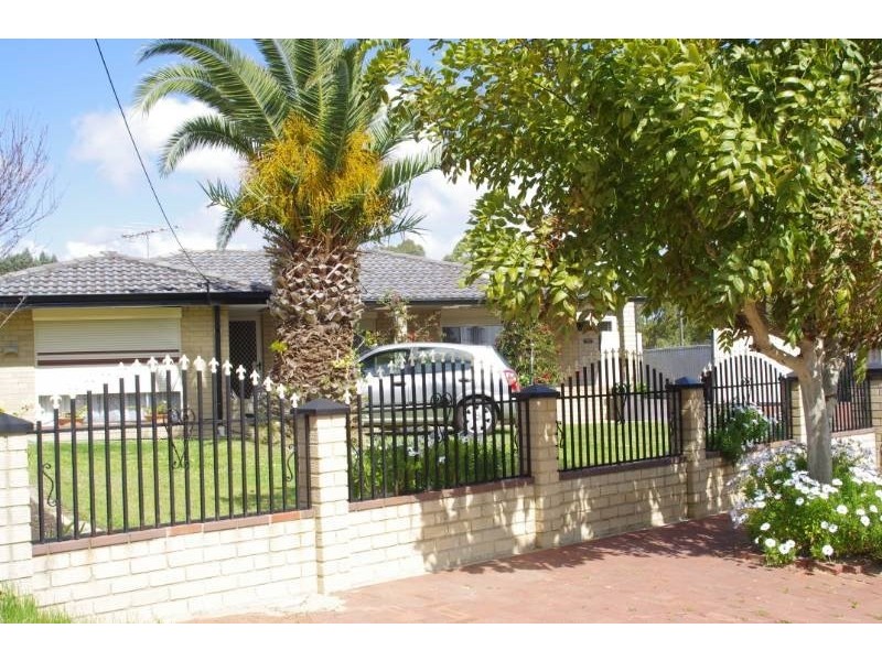 10 Bexley Way, Girrawheen WA 6064