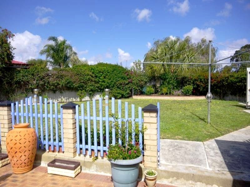 10 Bexley Way, Girrawheen WA 6064