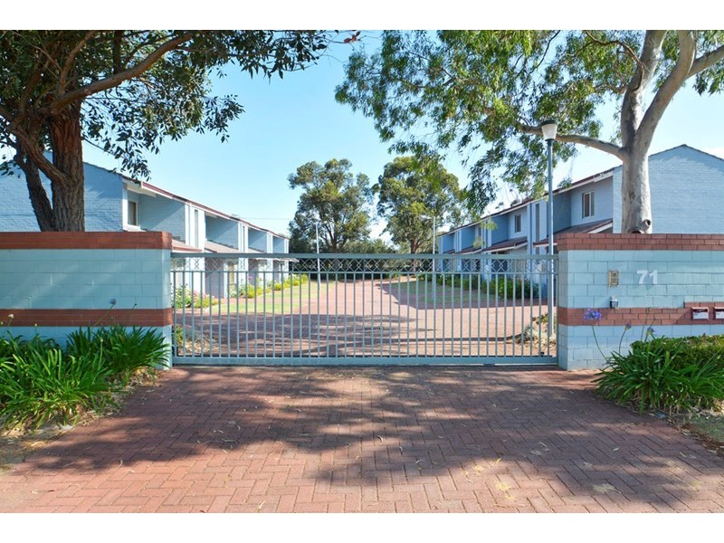 8/71 Tendring Way, Girrawheen WA 6064