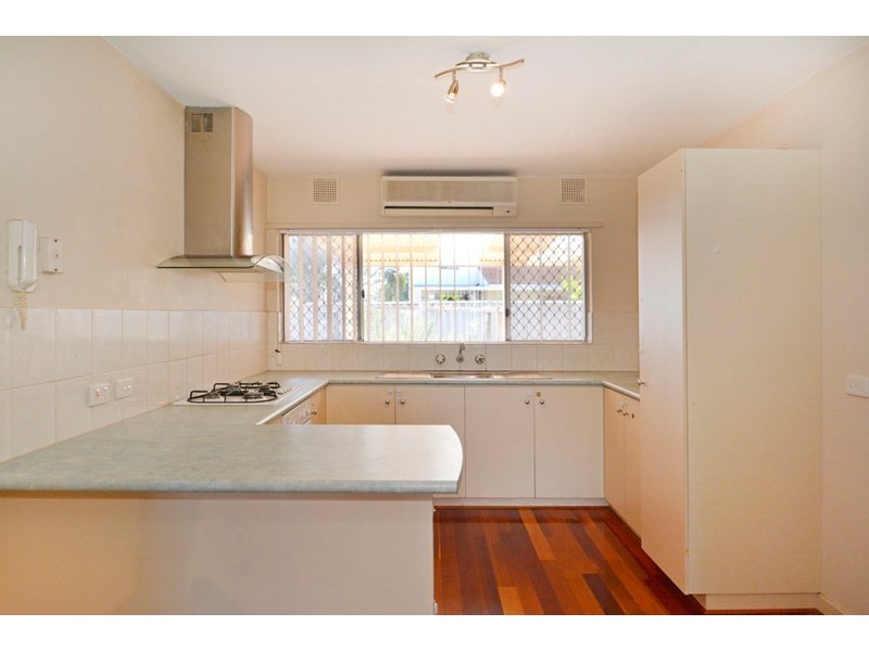 8/71 Tendring Way, Girrawheen WA 6064