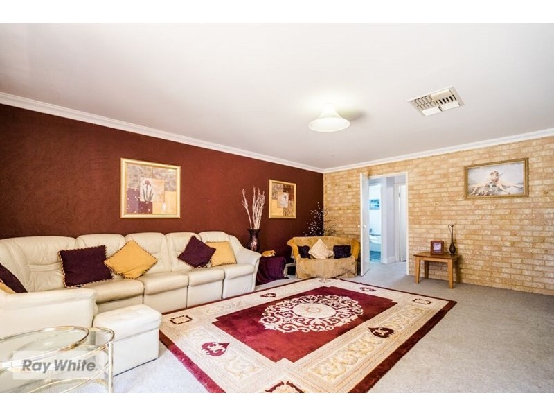 14 Margate Place, Marangaroo WA 6064