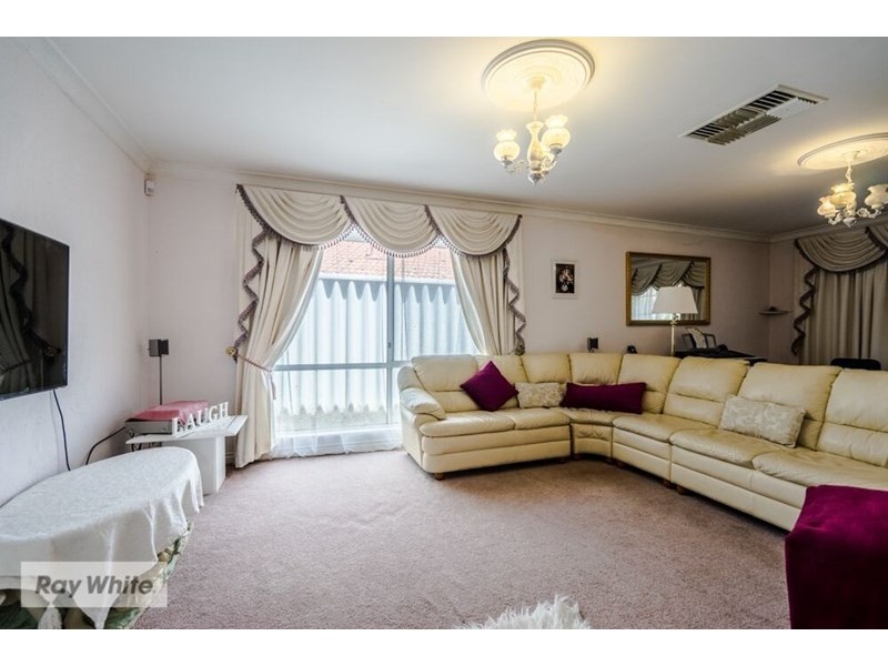 14 Margate Place, Marangaroo WA 6064