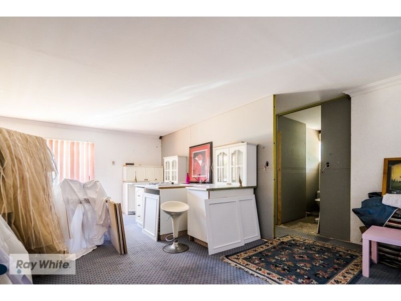 14 Margate Place, Marangaroo WA 6064