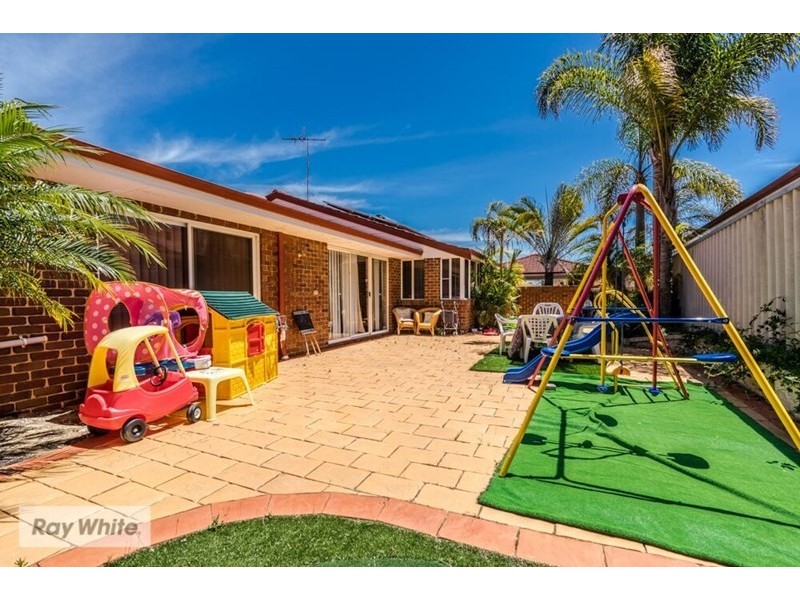14 Margate Place, Marangaroo WA 6064