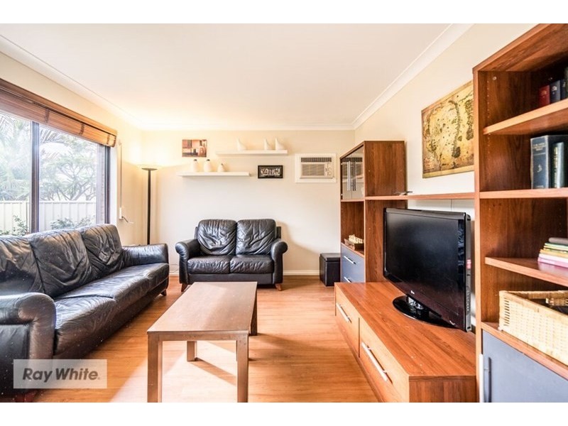 40 Oakleaf Circle, Mirrabooka WA 6061