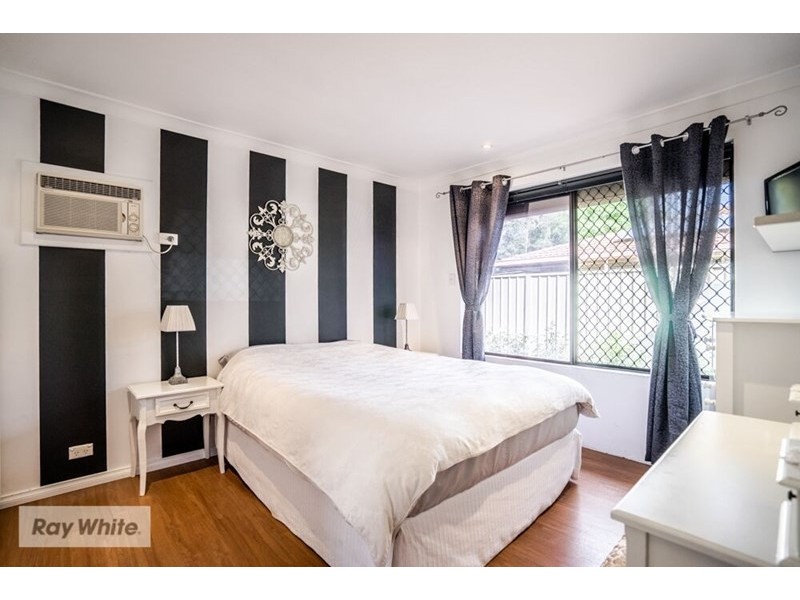 40 Oakleaf Circle, Mirrabooka WA 6061