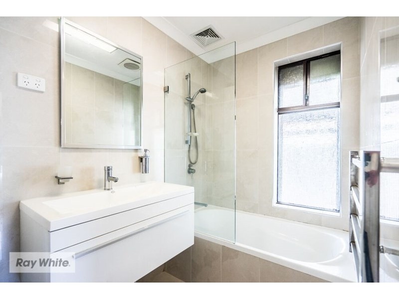 40 Oakleaf Circle, Mirrabooka WA 6061