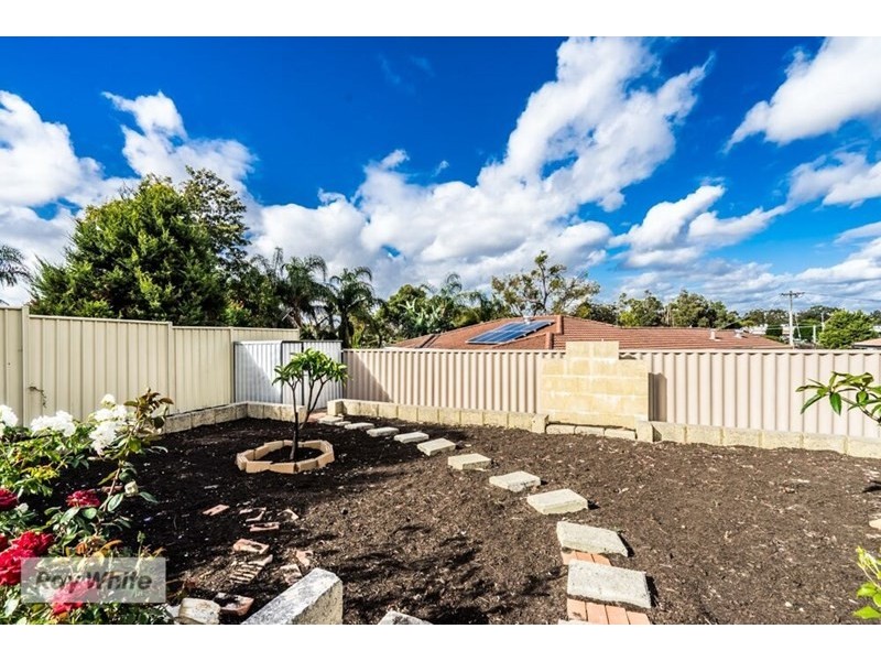 40 Oakleaf Circle, Mirrabooka WA 6061