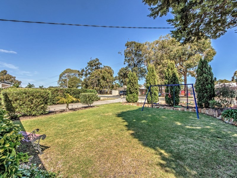 6 Stoke Court, Girrawheen WA 6064