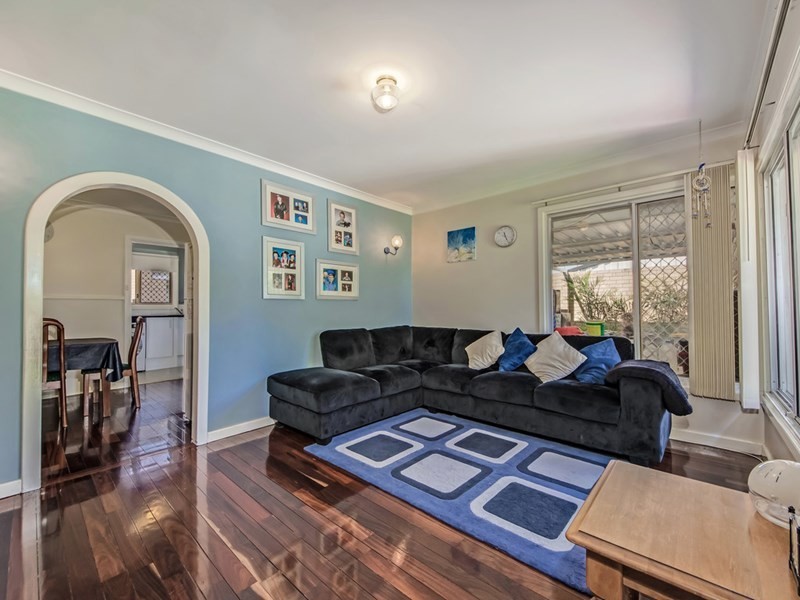 6 Stoke Court, Girrawheen WA 6064