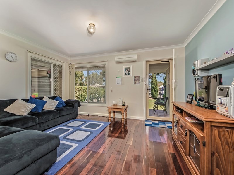 6 Stoke Court, Girrawheen WA 6064