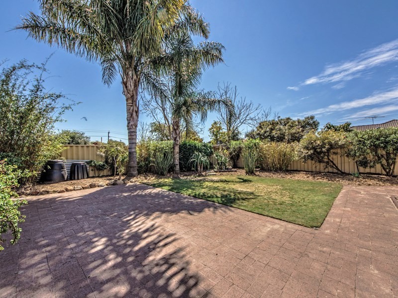 6 Stoke Court, Girrawheen WA 6064
