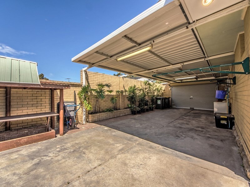 6 Stoke Court, Girrawheen WA 6064