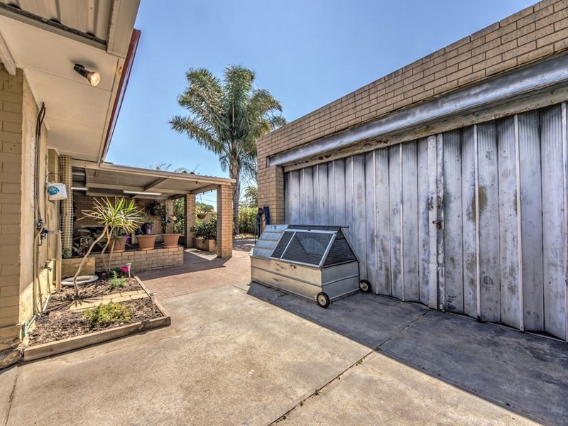 6 Stoke Court, Girrawheen WA 6064