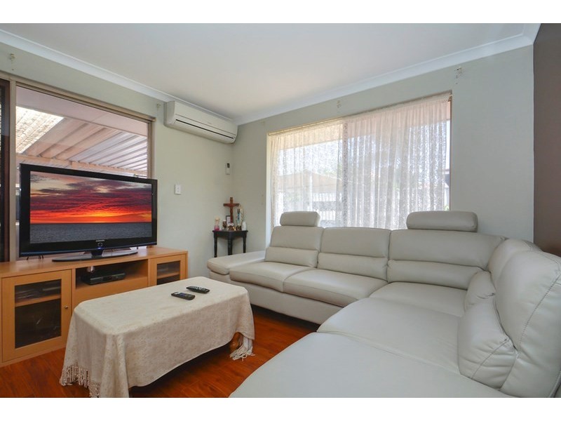 21 River Fig Place, Alexander Heights WA 6064