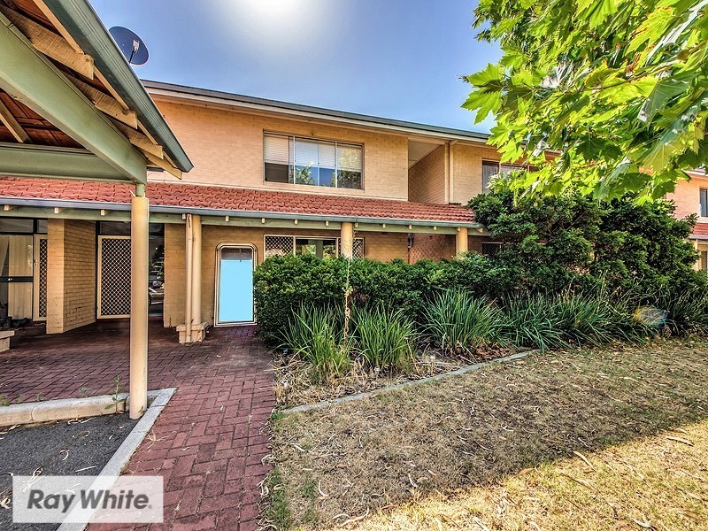 4B Casserley Avenue, Girrawheen WA 6064