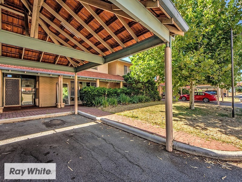 4B Casserley Avenue, Girrawheen WA 6064